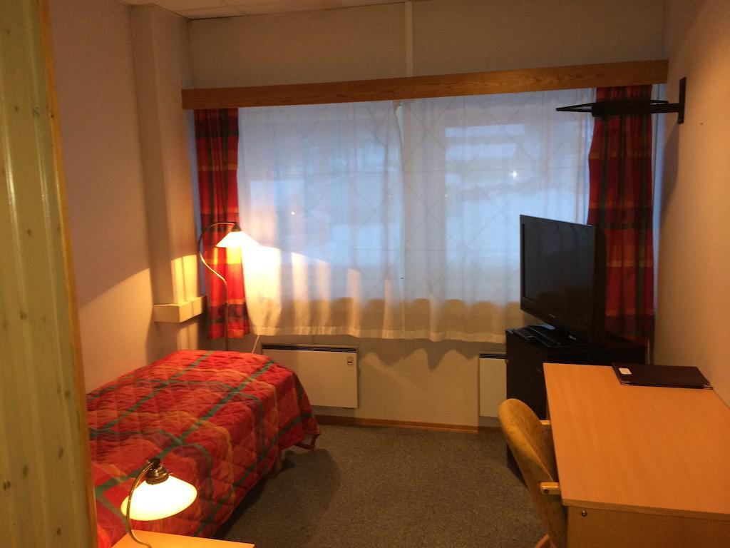 Vormsund Golf Hotell Bed Breakfast Room photo